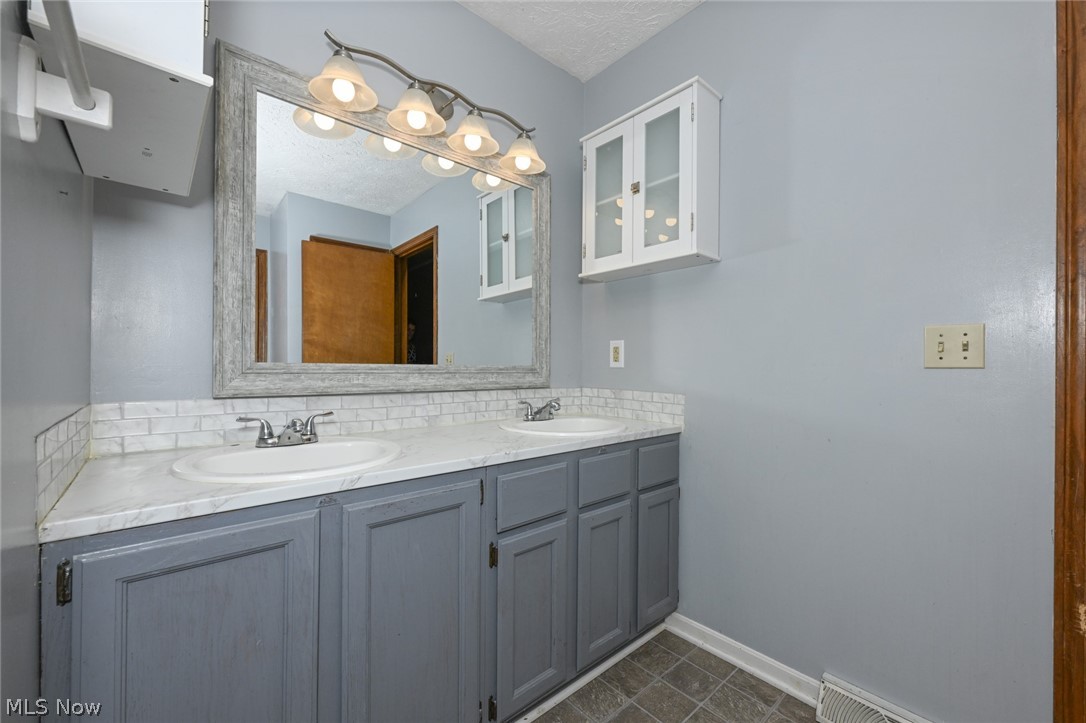 5323 Francesca Street NE Louisville OH 44641