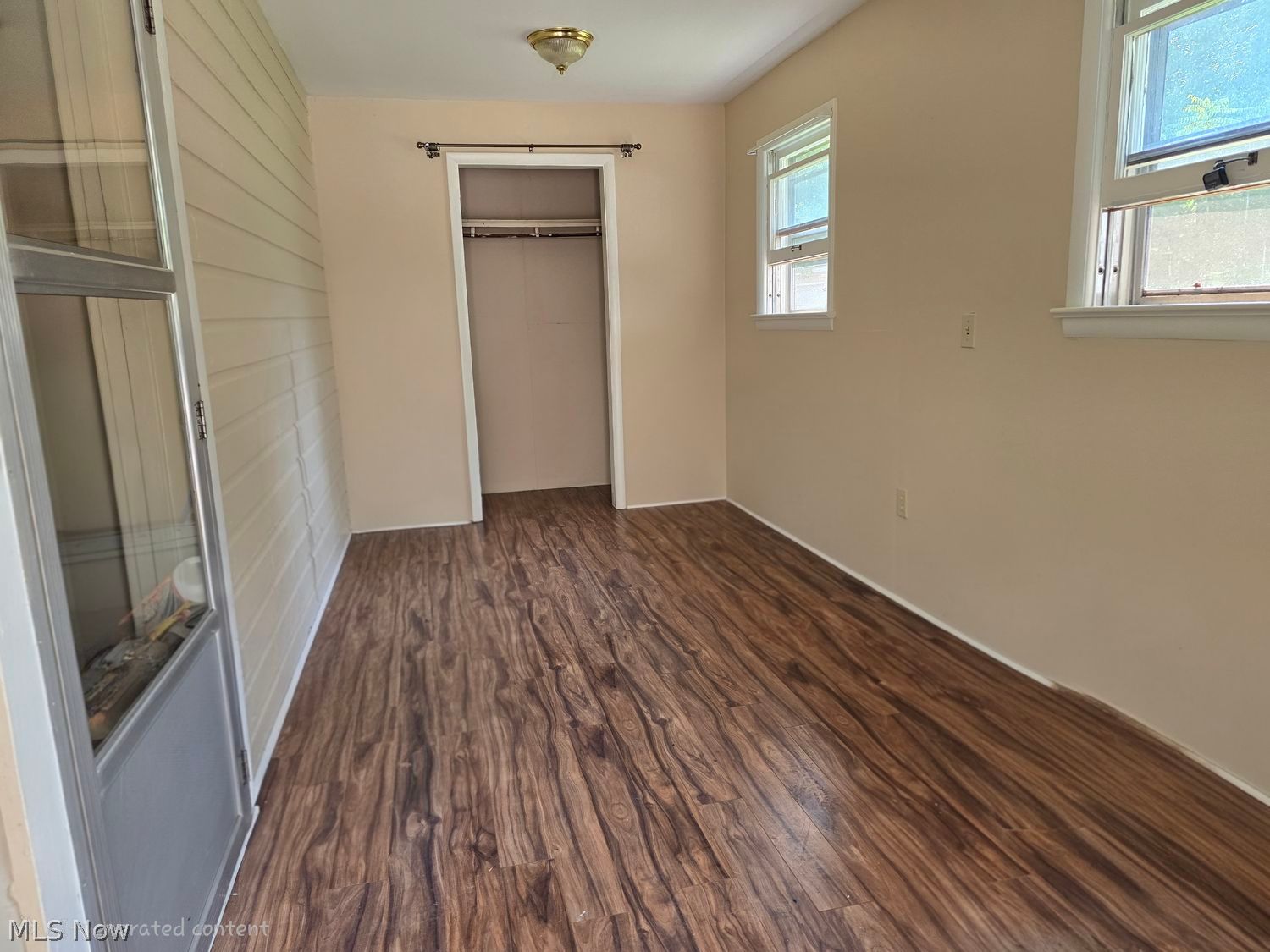 51 Perry Street Struthers OH 44471