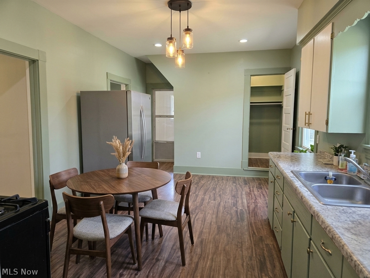 51 Perry Street Struthers OH 44471