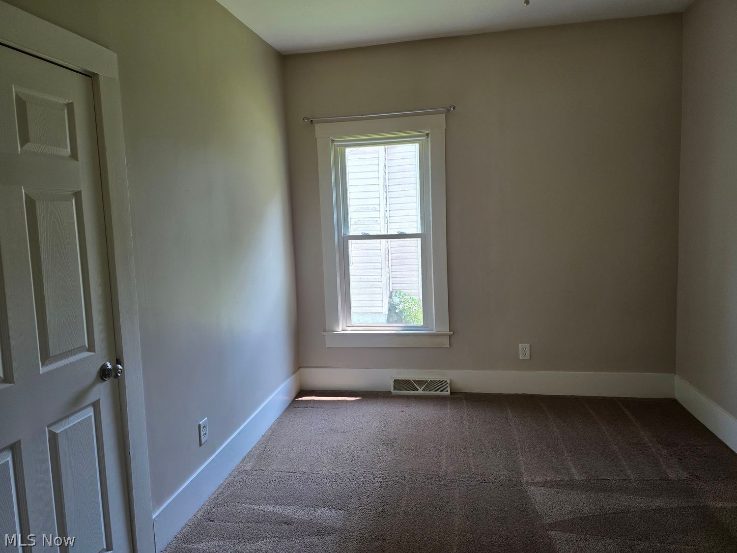 51 Perry Street Struthers OH 44471