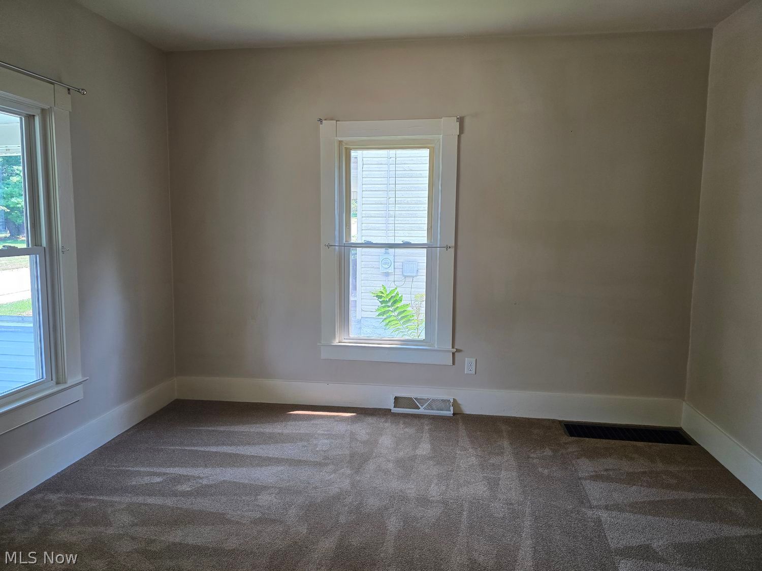 51 Perry Street Struthers OH 44471