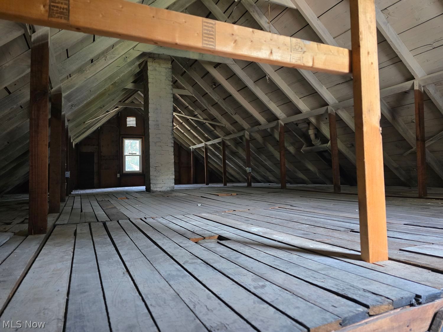 51 Perry Street Struthers OH 44471