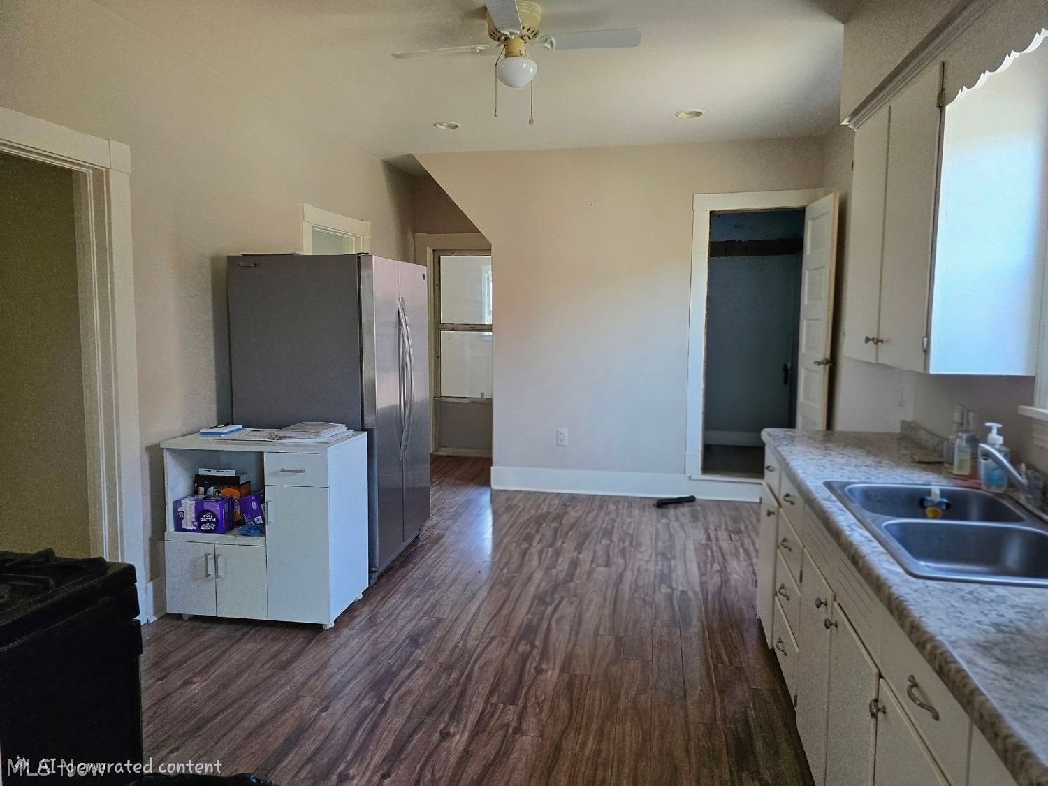 51 Perry Street Struthers OH 44471