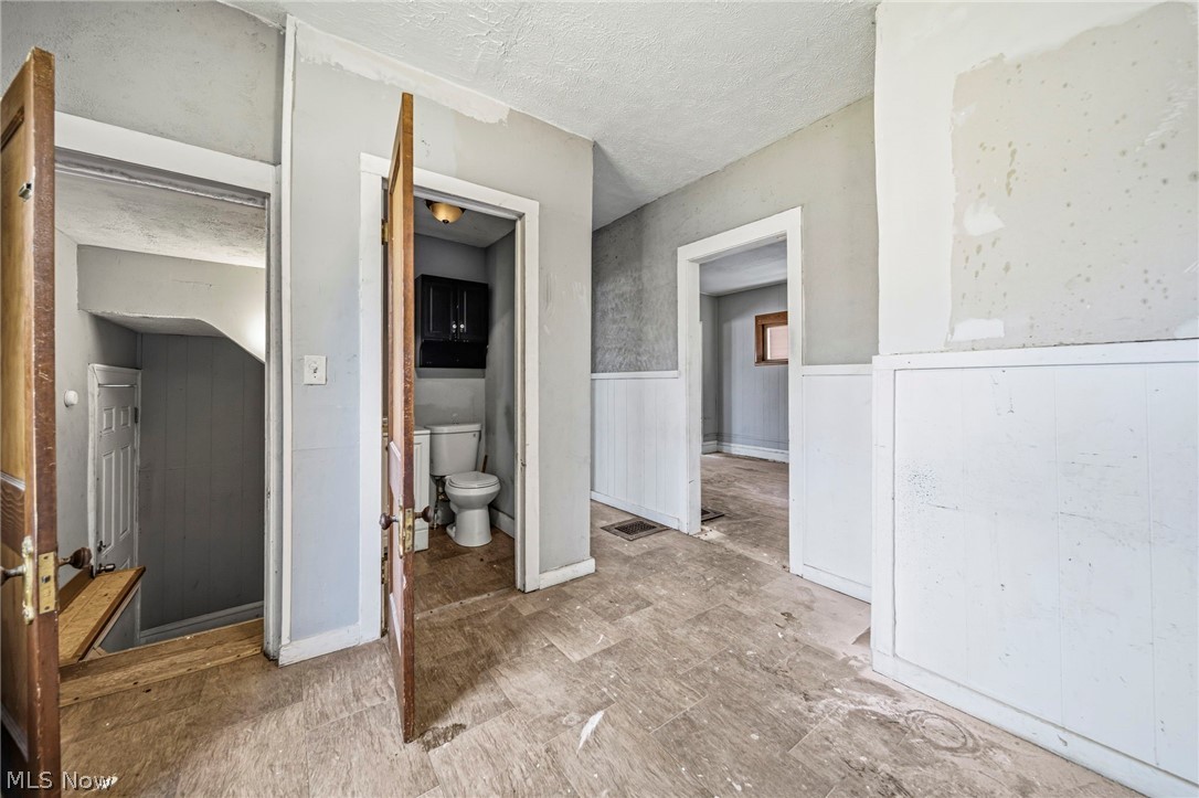 3024 W 100th Street Cleveland OH 44111