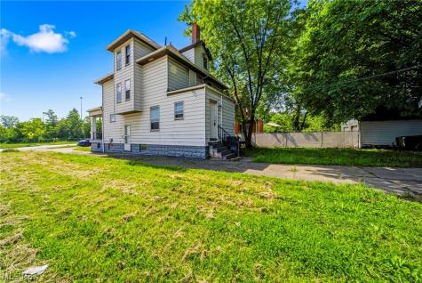 3024 W 100th Street Cleveland OH 44111
