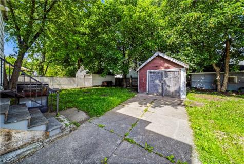 3024 W 100th Street Cleveland OH 44111