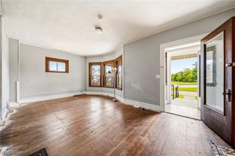 3024 W 100th Street Cleveland OH 44111