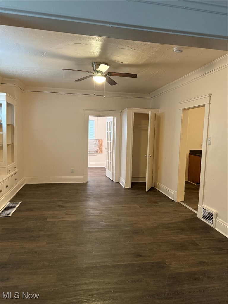 6913 Harvard Avenue Cleveland OH 44105