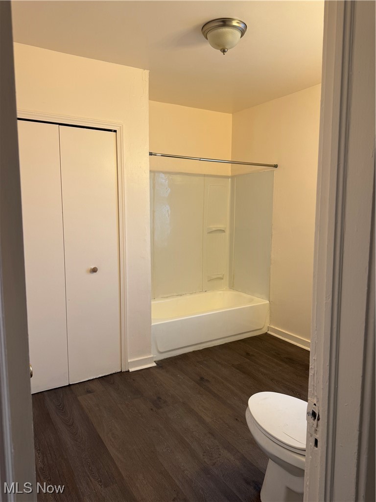 6913 Harvard Avenue Cleveland OH 44105