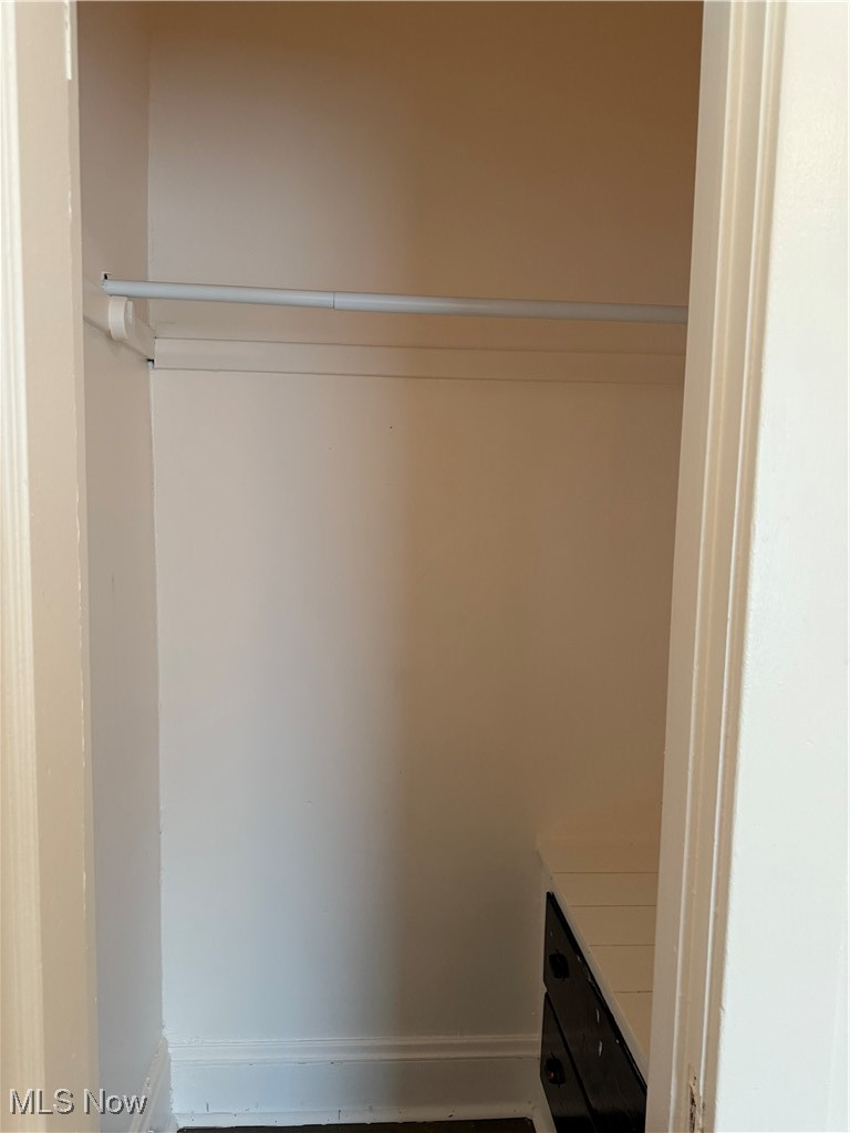 6913 Harvard Avenue Cleveland OH 44105