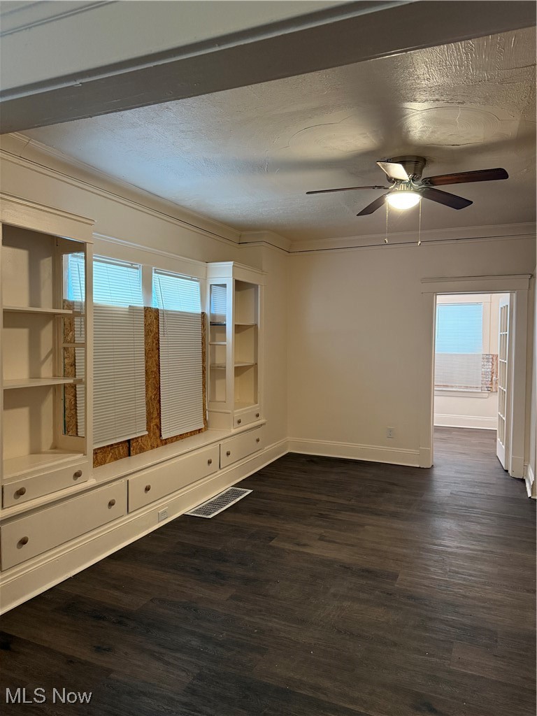 6913 Harvard Avenue Cleveland OH 44105