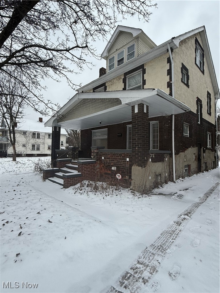 6913 Harvard Avenue Cleveland OH 44105