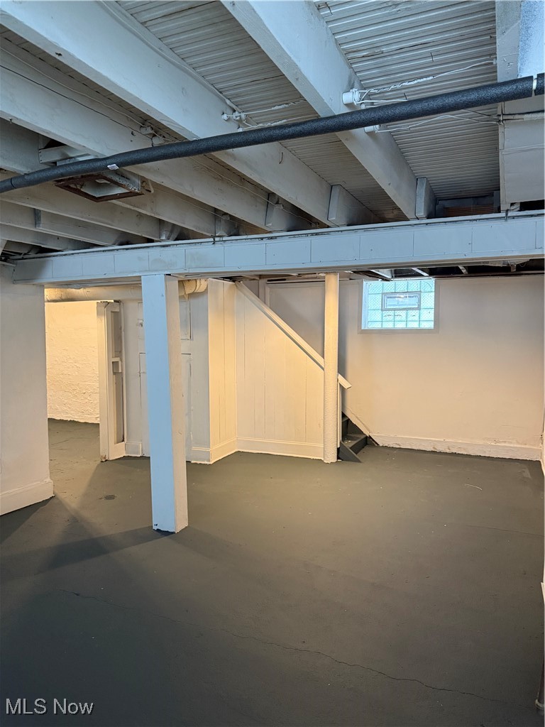 6913 Harvard Avenue Cleveland OH 44105