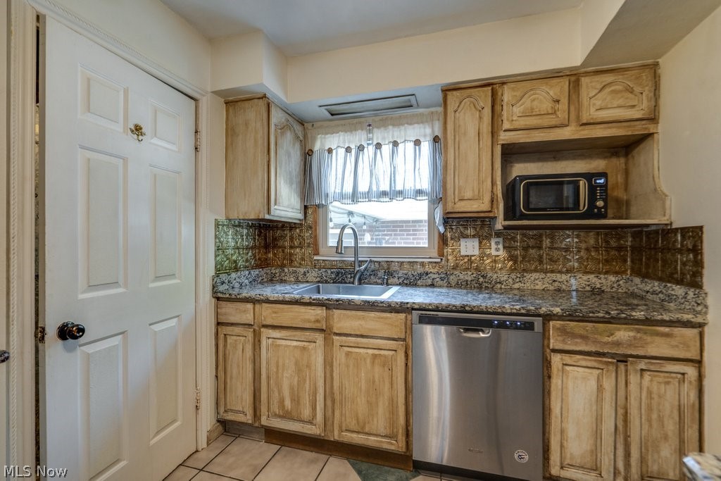 2035 Tampa Avenue Cleveland OH 44109