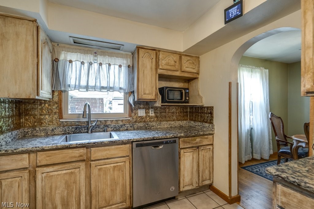 2035 Tampa Avenue Cleveland OH 44109