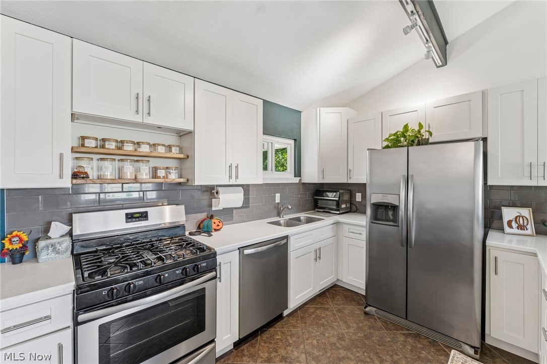 2185 Hubbard Road Madison OH 44057