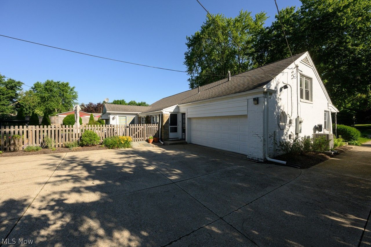 2912 Parkridge Circle NW Canton OH 44718
