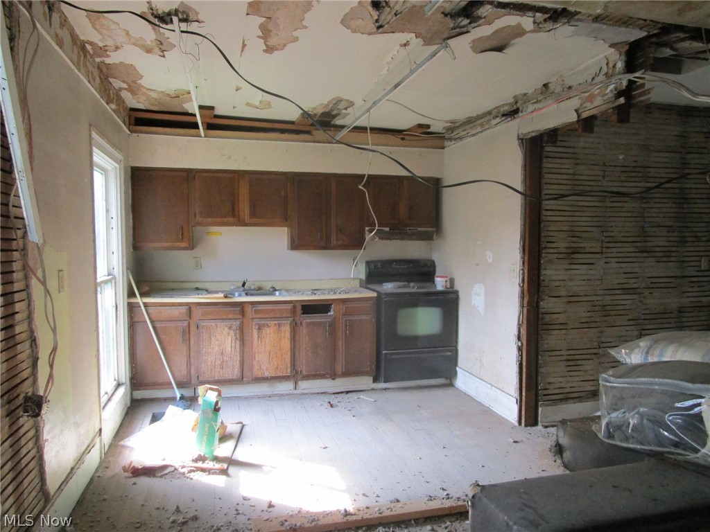 169 W Main Street Andover OH 44003
