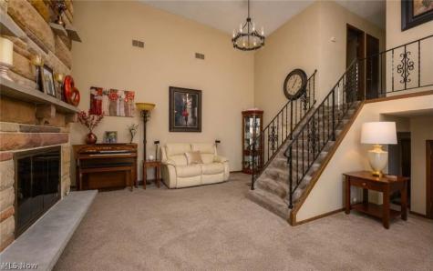 6775 Lake Cable Avenue NW North Canton OH 44720