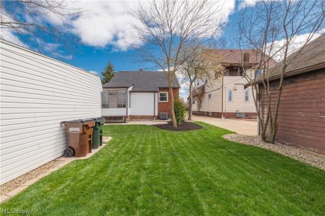 6392 Doncaster Avenue Parma OH 44129