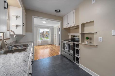 6392 Doncaster Avenue Parma OH 44129