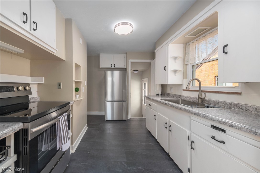 6392 Doncaster Avenue Parma OH 44129