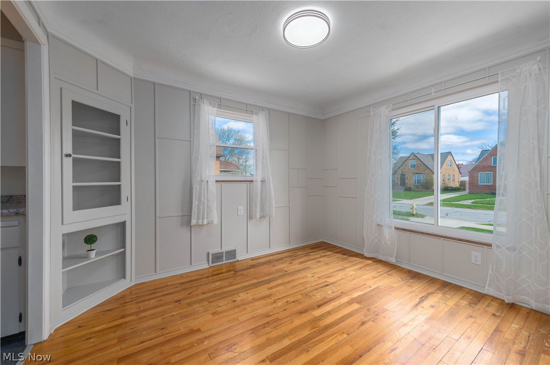6392 Doncaster Avenue Parma OH 44129