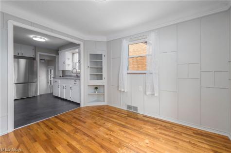 6392 Doncaster Avenue Parma OH 44129