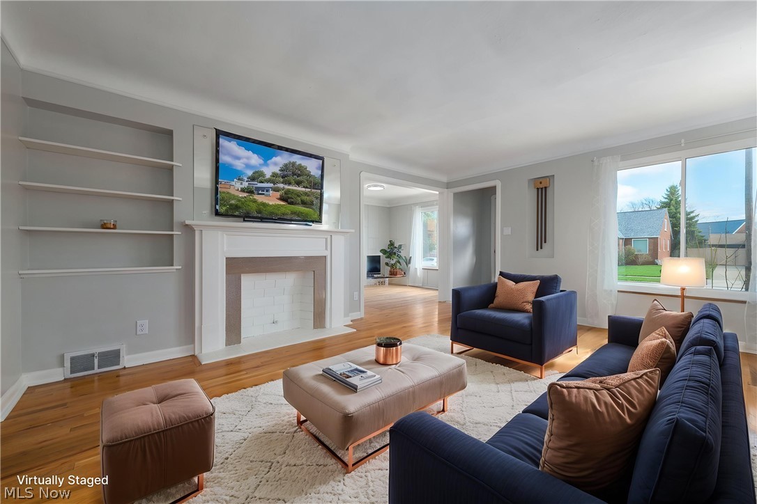 6392 Doncaster Avenue Parma OH 44129