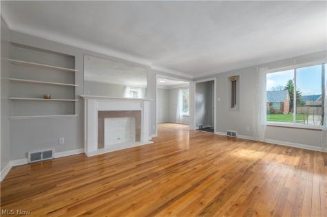 6392 Doncaster Avenue Parma OH 44129