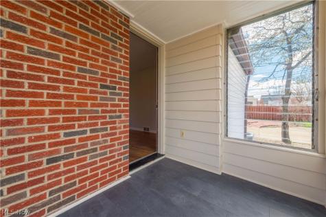 6392 Doncaster Avenue Parma OH 44129