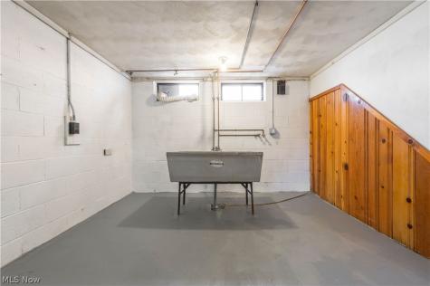 6392 Doncaster Avenue Parma OH 44129