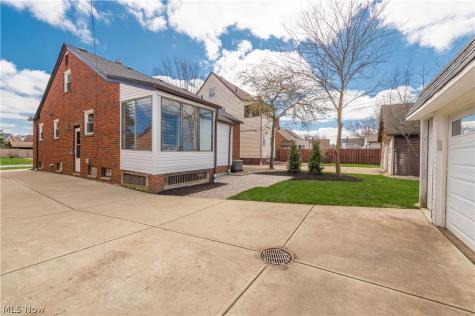 6392 Doncaster Avenue Parma OH 44129