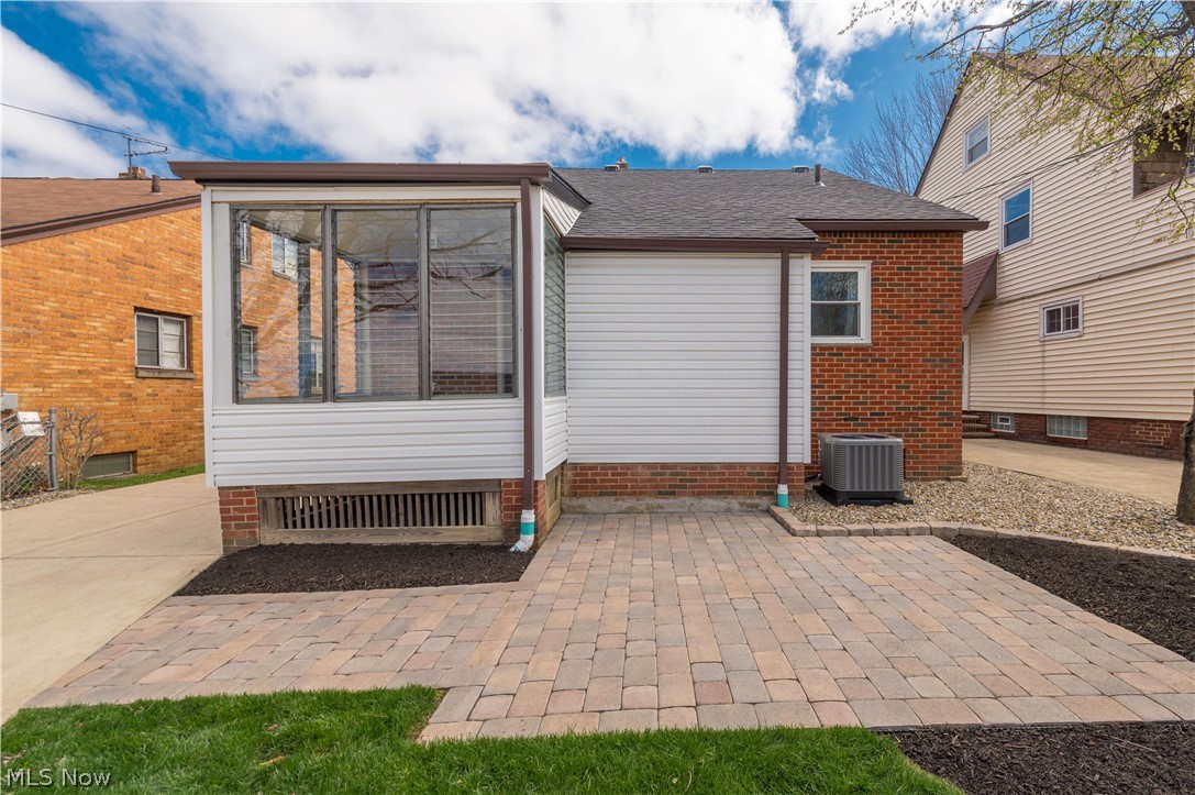 6392 Doncaster Avenue Parma OH 44129