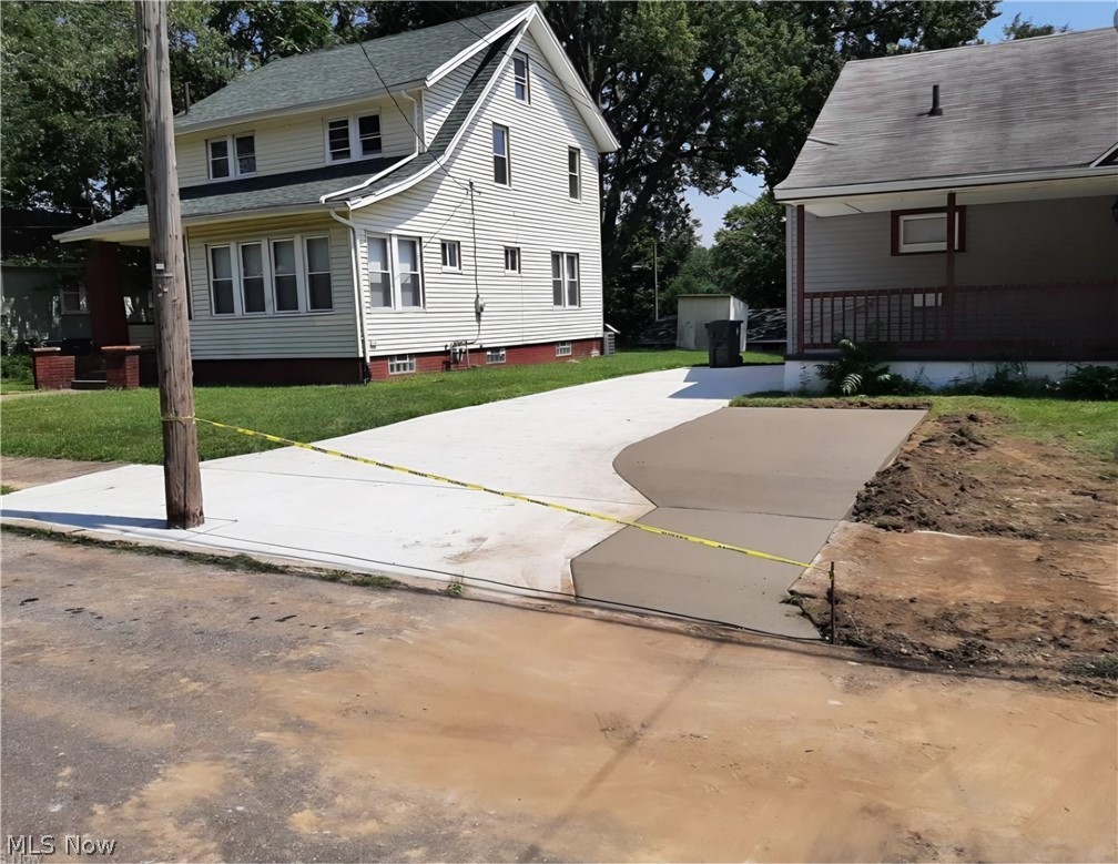1810 Saint Elmo Avenue NE Canton OH 44705