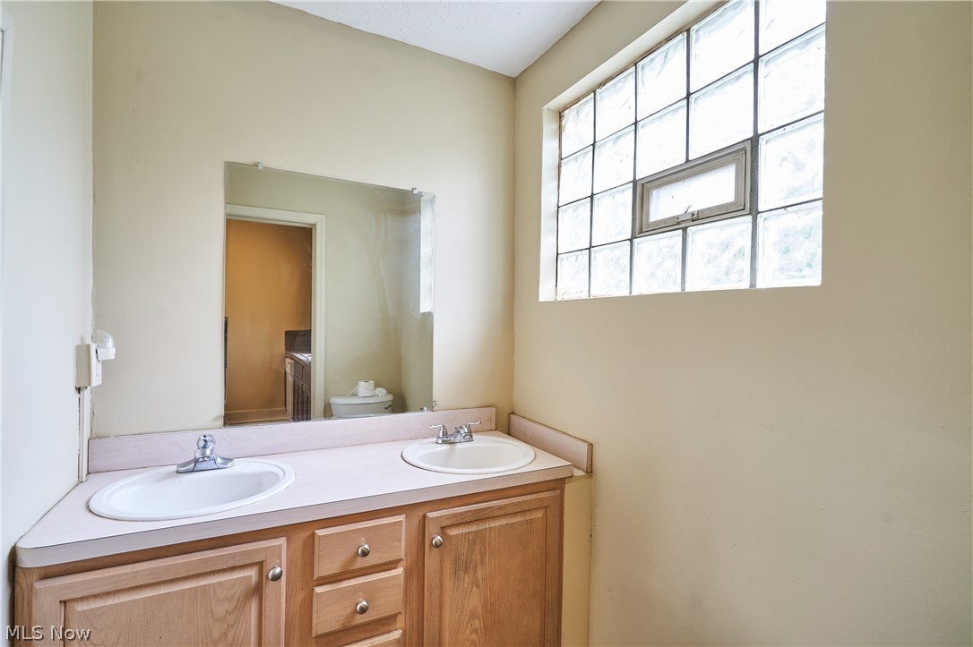 227 S Balch Street Akron OH 44302