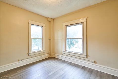 227 S Balch Street Akron OH 44302