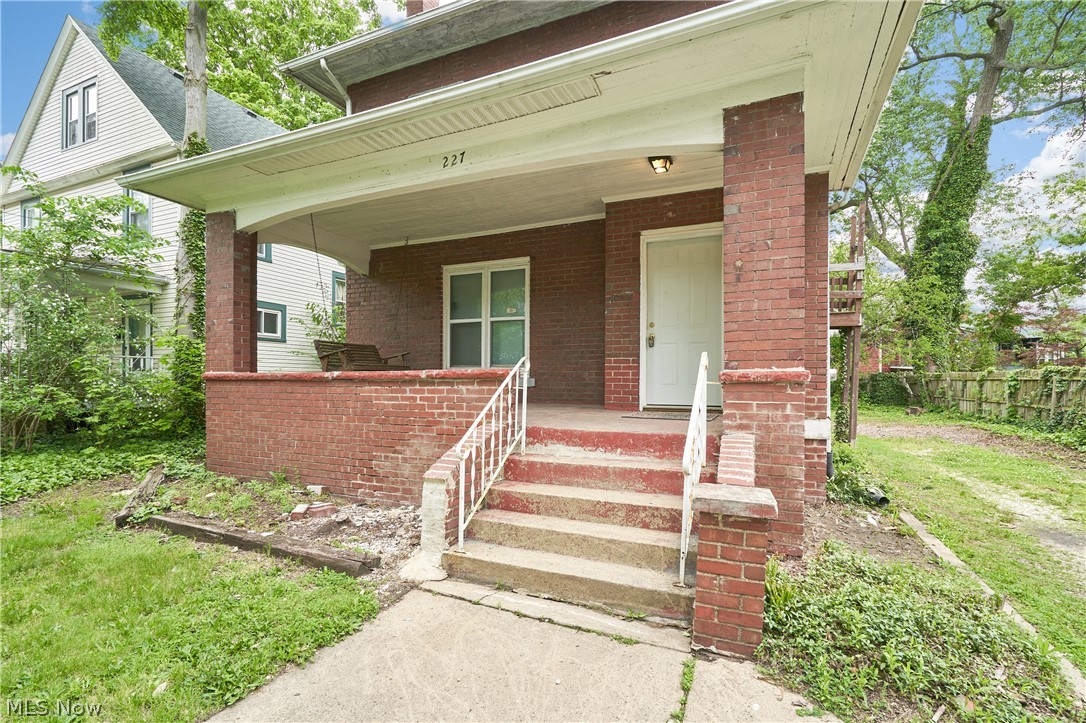227 S Balch Street Akron OH 44302