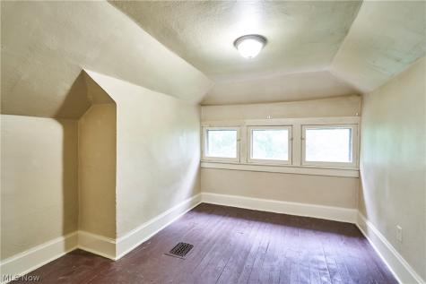 227 S Balch Street Akron OH 44302