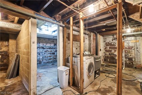 227 S Balch Street Akron OH 44302
