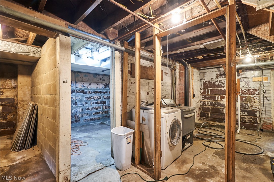 227 S Balch Street Akron OH 44302
