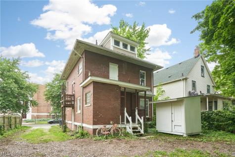 227 S Balch Street Akron OH 44302