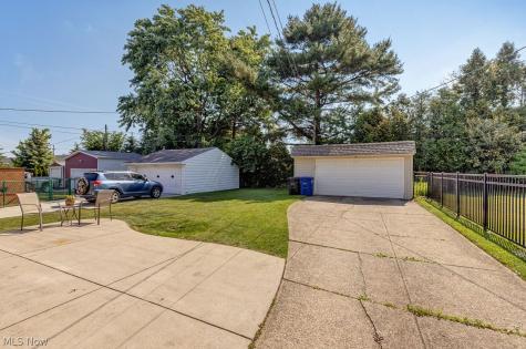 1435 Parkhaven Row Lakewood OH 44107