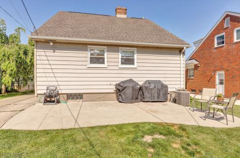 1435 Parkhaven Row Lakewood OH 44107