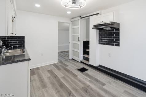 1085 Jason Avenue Akron OH 44314