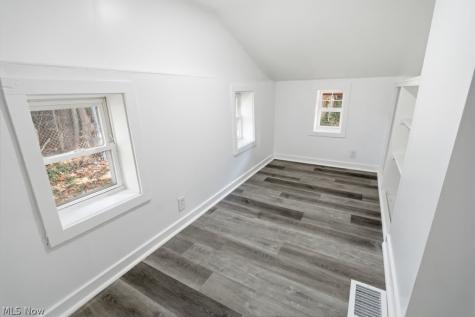 1085 Jason Avenue Akron OH 44314