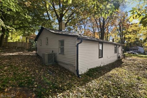 1085 Jason Avenue Akron OH 44314