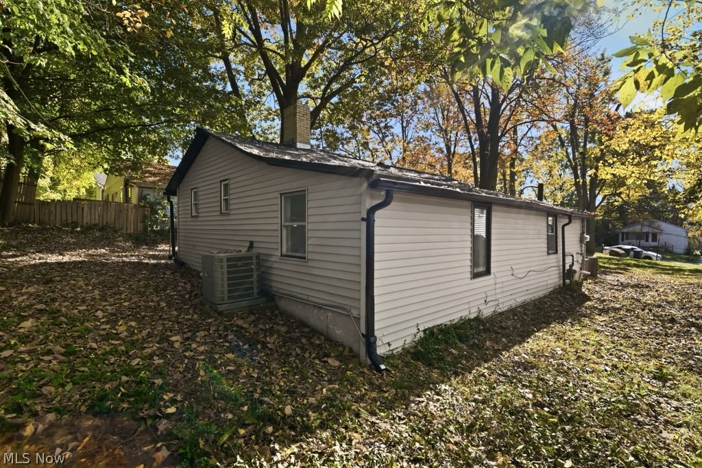 1085 Jason Avenue Akron OH 44314