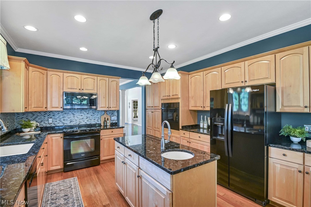 32249 Hawthorne Court Avon Lake OH 44012