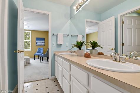 32249 Hawthorne Court Avon Lake OH 44012